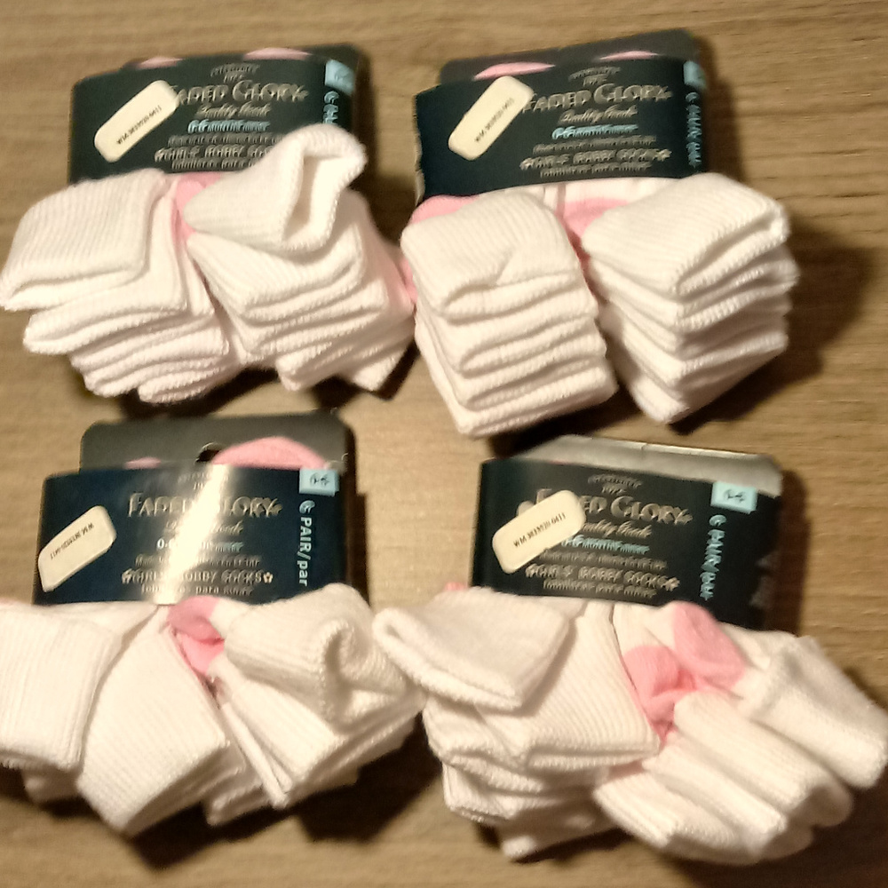 4 - 6pk Faded Glory white/pink 0-6 mnth baby socks